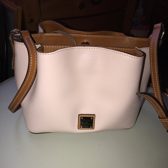 Dooney & Bourke Handbags - Dooney & Bourke mini Barlow cross body purse NWT